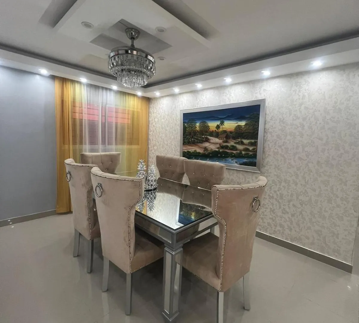 Moderno Y Amplio Apartamento En Santiago Карлос-Герра Апартаменты