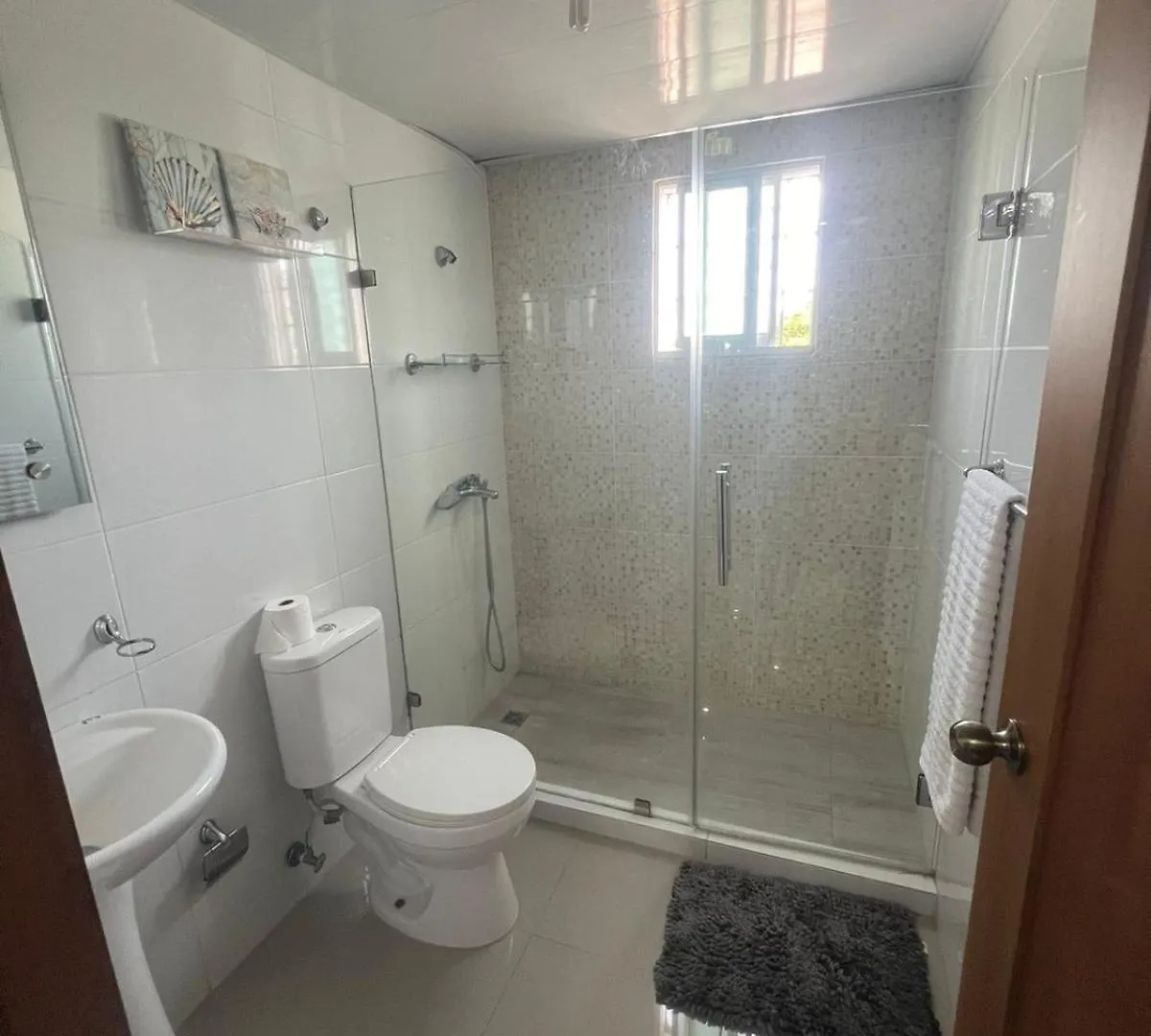 Moderno Y Amplio Apartamento En Santiago Карлос-Герра Апартаменты